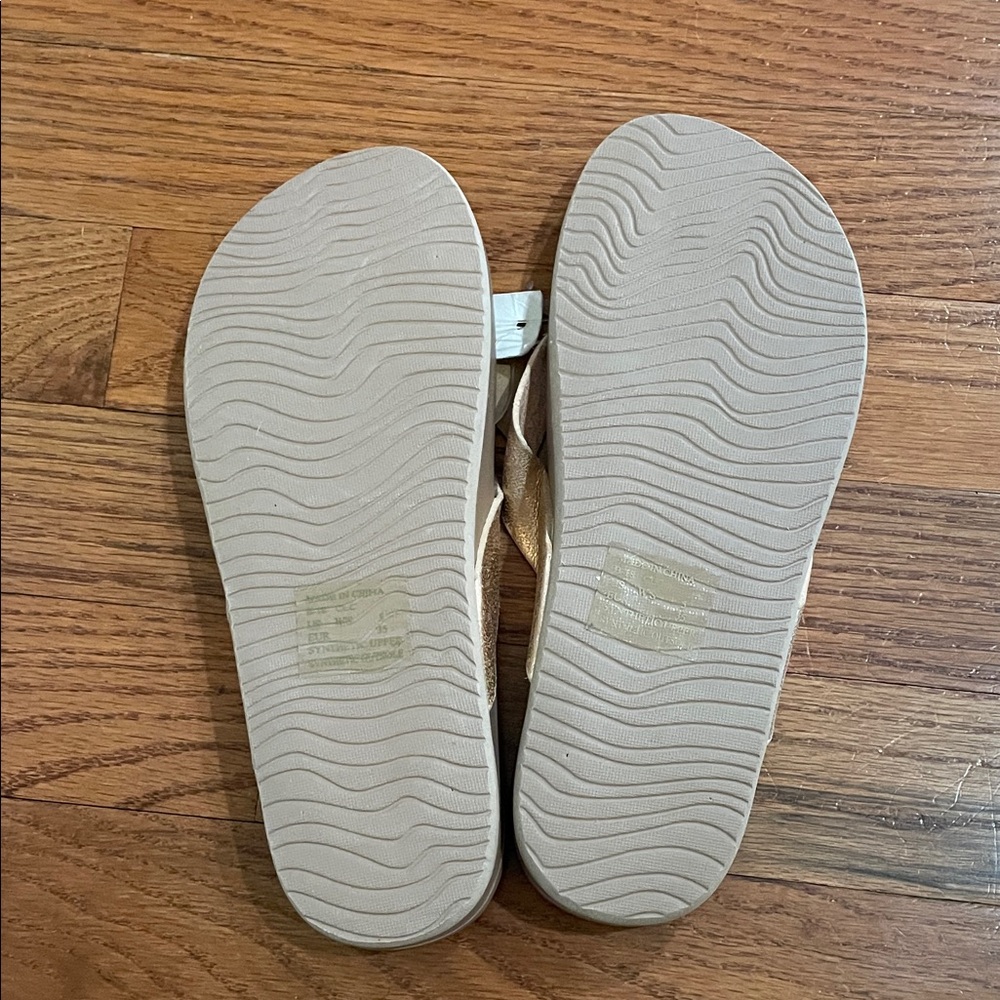Reef Women's size 5 rose gold Sandals NWT - Picture 7 of 8